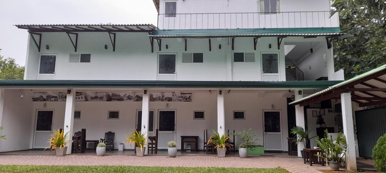 Senomaal Sigiri Resort ดัมบูลลา ภายนอก รูปภาพ